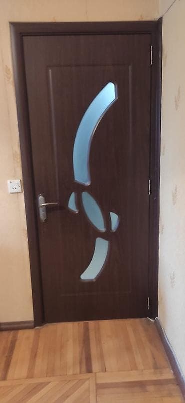 Otaq qapısı 2 ədət təcili satılır. Memar əcəmi metrosu