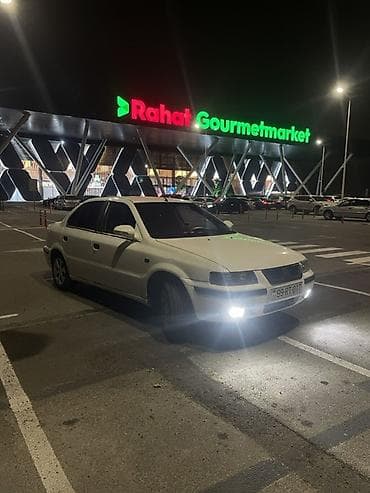 r19 diskler: Ağ rəngli sedan avtomobil - Kuzov: 4 qapılı sedan, ağ rəng - Salon — 4
