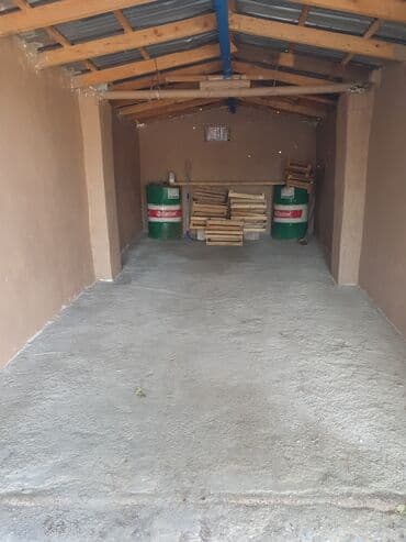 Kirayə qaraj: 18 kv. m, 3 * 6 * 2 Daş Kommunal xətlər qoşulmayıb — 16