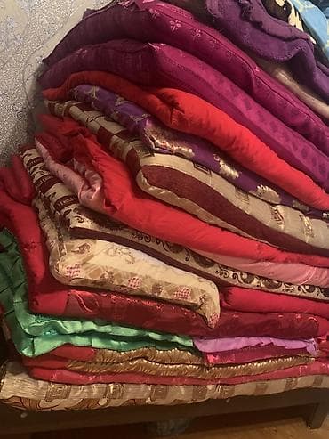 Məhsul: Döşək və yorğan dəsti - Rəng və naxış müxtəlifliyi: qırmızı