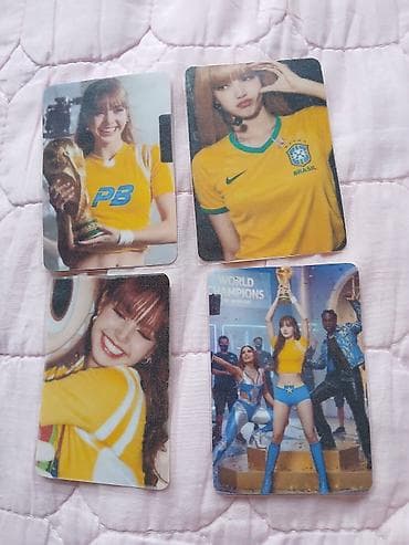 Lisa Fifa 2026 fotocard 4 ədəd. 2 kartın arxasında qara nöktə