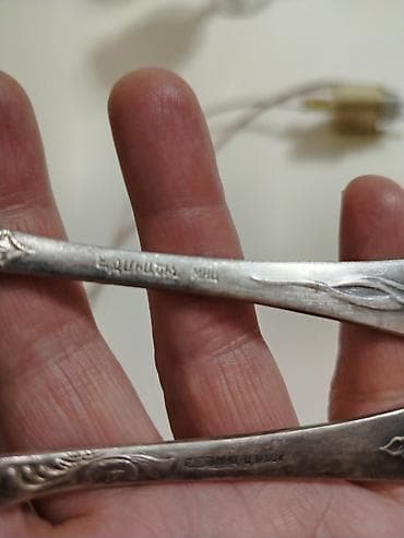 Столовые приборы: Məhsul: Qədimi desert qaşıqları – 12 Təsvir: - Material: Melxior — 2