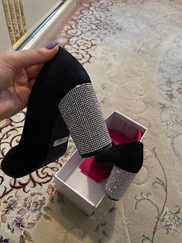 ayaqqabilar krasovka: Tuflilər, Ölçü: 38.5, rəng - Qara, Yeni — 1