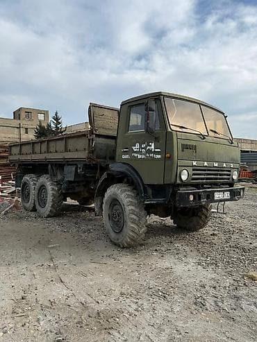 qazel bortu: KAMAZ 6x6 bortlu yük maşını - Marka/model: KAMAZ, 3 oxlu, tam — 4