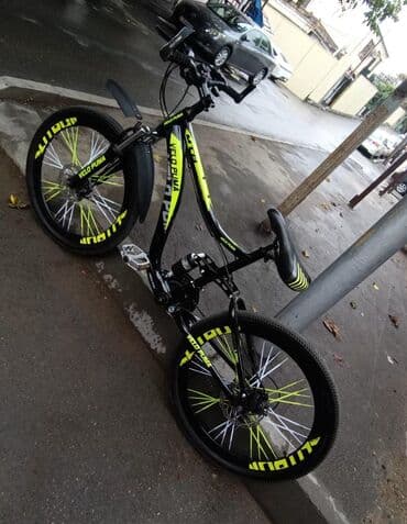 velosiped ucun isiqlar: 24 lukdu.Teze alinib 1 ay olar.Tecili Satilir. !!! Qiymeti — 4
