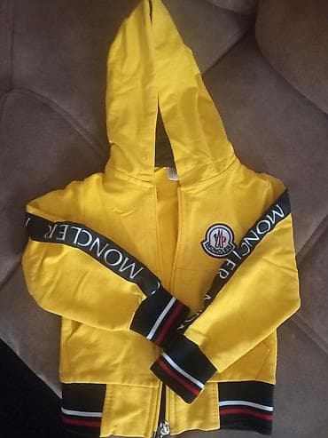 usaq sport geyimleri: Uşaq üçün sarı rəngli kapüşonlu svitşot/jaket. Xüsusiyyətlər: - Ön — 2