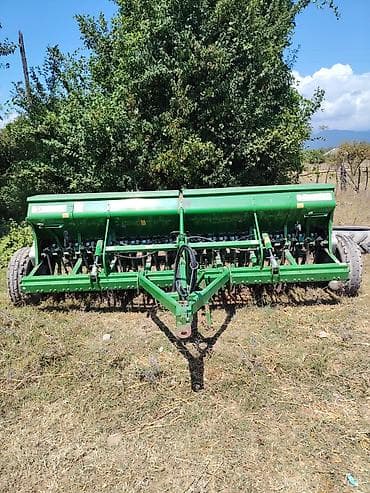 dərman səpən traktor: Özdöken dən səpən (taxıl səpici) – geniş iş enli, qoşqu tipli - — 1