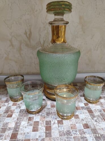 idmana aid sekiller çəkmək: Qrafinlər və səhənglər — 1