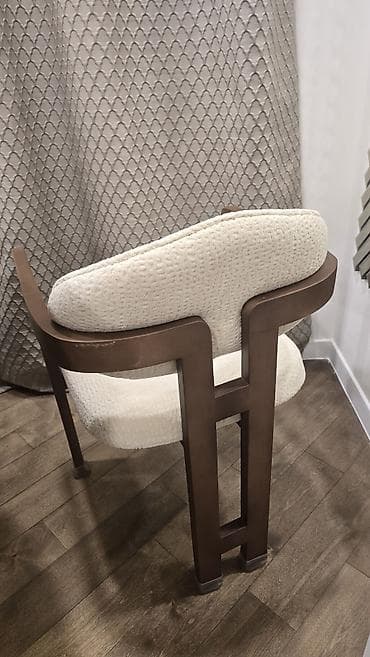 Mətbəx üçün, Açılmayan, Oval masa, 6 stul