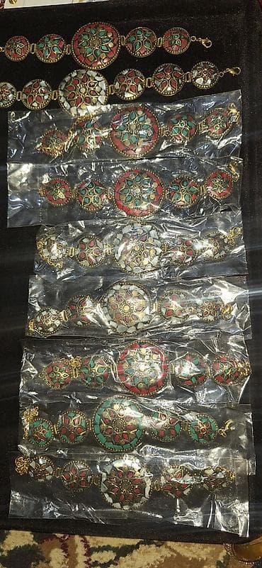 Наручные часы: Bəzək dəsti – müxtəlif üslubda əl işləri Tərkib: - Dəniz — 5