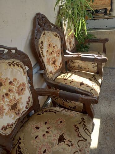 Temiz taxdadir klasik cox mohkem kreslolardir