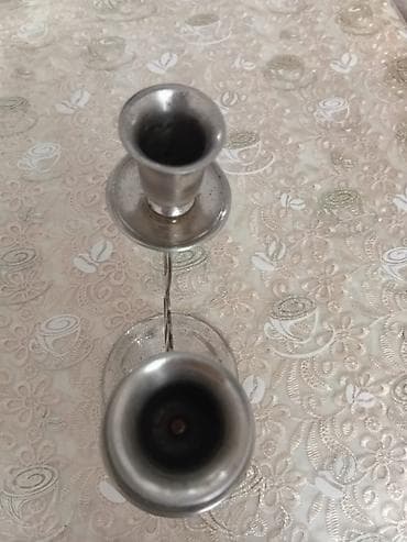 Şamdanlar: İki şamlı metal şamdan – lira (arpa) formasında dekorativ model. - — 7