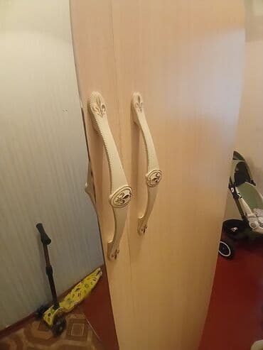 открытая вешалка для одежды: Распашной, 2 двери Прямой шкаф, Шкаф в прихожей — 3