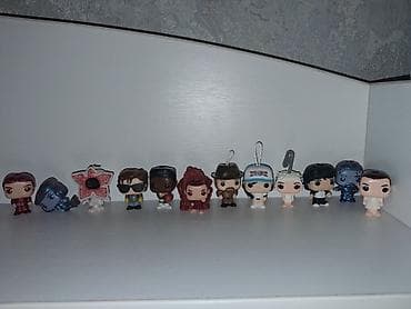 Kinder Joy Stranger Things oyuncaqları! Bütün fiqurlar şəkildə var hər — 1