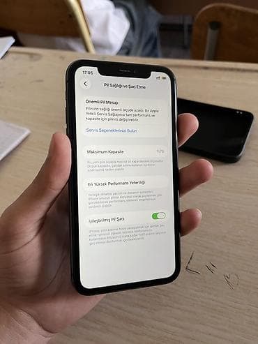400 pro honor: IPhone 11, 64 GB, Qara, Face ID — 4