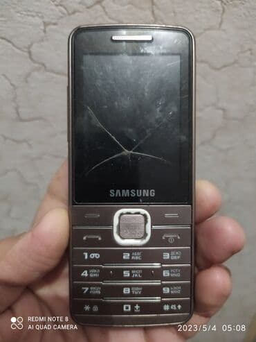 memory kart: Samsung telefondur.Mohkəm telefondur .Saz vəziyyətdədir.Sadəcə ekranin — 9