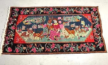 Qarabağ xalçası uzunluq 3 metr eni 1,50 metr - əla vəziyətdə. İstifadə — 2