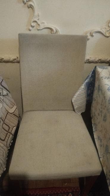 stol satılır: Di̇van-kravat, İşlənmiş, Açılmayan, Bazasız, Parça, Çatdırılma yoxdur — 1