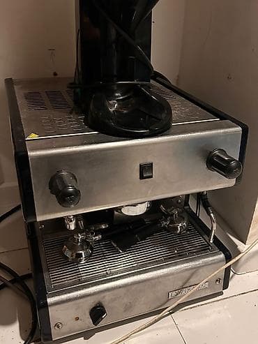 Professional kofe aparati grinderle birlikde 5000 Azn. Unvan Baki