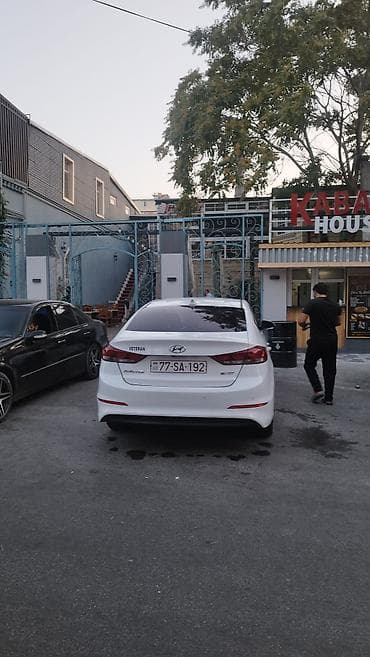 hyundai servis vakansiya: Hyundai Elantra: 1.6 л | Седан — 4
