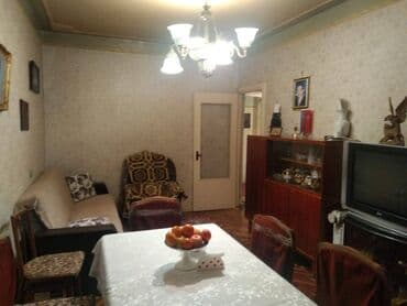 9 ci mikrorayon satilan evler: Bakı, 3 otaqlı, Köhnə tikili, 62 kv. m — 1