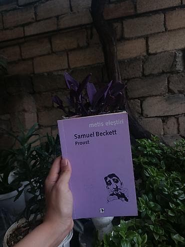 saatlar type 0: Metrolara pulsuz çatdırılma 💙 Kitab: Samuel Beckett – “Proust” — 1