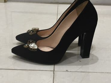 Toy paltarları və aksesuarları: Tuflilər, Ölçü: 38, rəng - Qara, İşlənmiş — 1