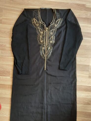 ziyafet geymleri: Məhsul paketi: ayaqqabı və geyim 1) Qırmızı idman ayaqqabıları - — 32