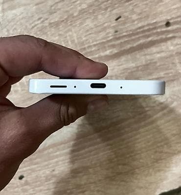 təcili telefon: Samsung Galaxy A26 5G, 128 GB, rəng - Ağ, İki sim kartlı — 4