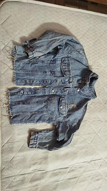 Üst geyimləri: Məhsul: Cins gödəkcə Təsvir: - Klassik açıq-mavi denim materialdan. - — 1
