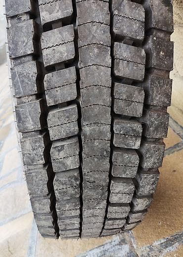 traktor şinleri: Şin GoodYear 295 / 80 / R 22,5 — 5