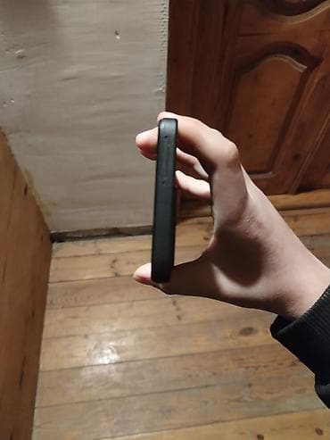 iphone 12 pro max kabro: Məhsul: Telefon üçün qoruyucu örtük (qara) Təsvir: - Qara rəngli, mat — 4