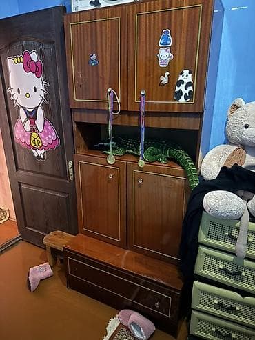 Кресла: Hamısı birlikdə 150 manat. Divan yaxşı deyil, ancaq diyərləri — 6