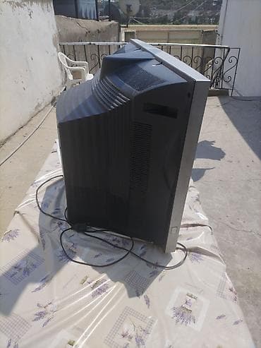 32: LG kineskop televizor - Model: LG (Super Slim seriyası; arxa hissədə — 2