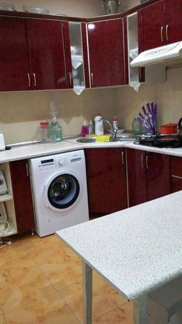 ist petrol tbilisi prospekti: Bakı, 9-cu mikrorayon, 4 otaqlı, Köhnə tikili, 110 kv. m — 10