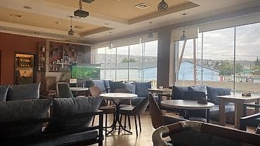 kafe stolari: Ofisiant tələb olunur, Restoran, Gündəlik ödəniş, 18-29 yaş, Təcrübəsiz — 2