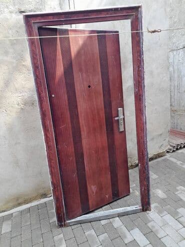 постельное бельё: Dəmir qapı. Qapı rənglənməlidir Ruçkası zamoku yoxdur. Qapını — 3