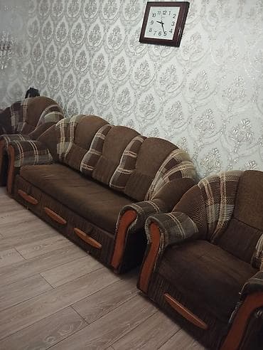 Qonaq otağı üçün yumşaq mebel dəsti - Tərkib: 1 üçnəfərlik divan + 2 — 1