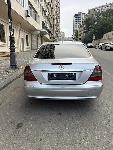 Nəqliyyat: Mercedes-Benz E-Class: 2.2 l | 2006 il Sedan — 4