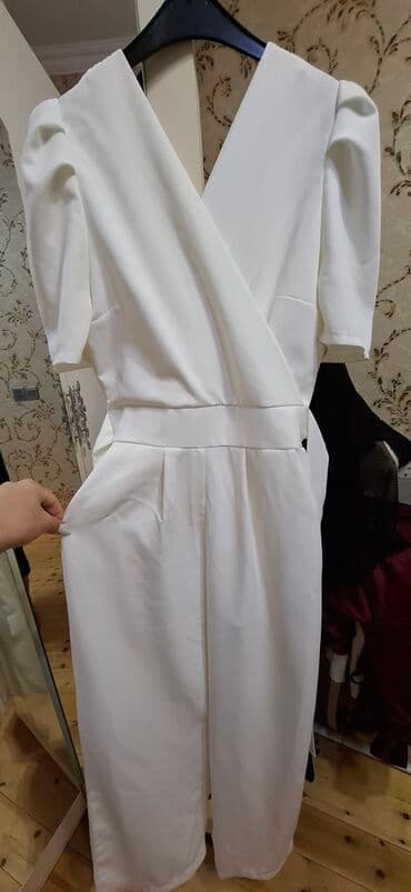 женская шифоновая блуза: 35 m alınıb 2 defe geyinilib Ağ rəngdə, qabarıq qollu və V-yaxalı — 1