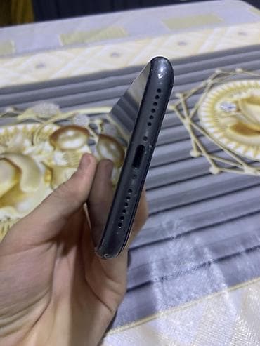 IPhone 11, Qara, Face ID — 7