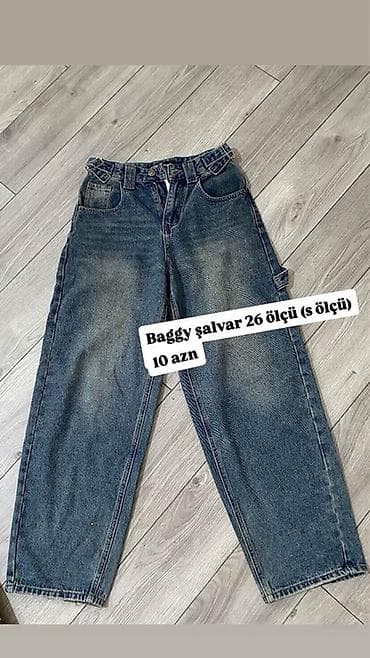 Baggy üslubda cins şalvar. - Ölçü: 26 (S ölçü) - Rəng: klassik