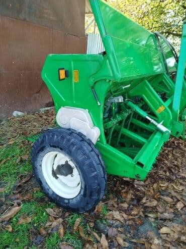 Информатика: Yaşıl rəngli kənd təsərrüfatı səpinqi maşını (taxıl/yonca/çəmən toxumu — 3