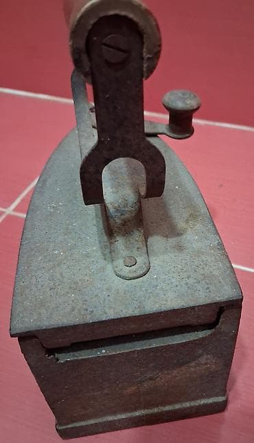 antik service: Antik kömürlü ütü. "1939-cu il antikvar kömür ütüsü (Kromşinski — 3