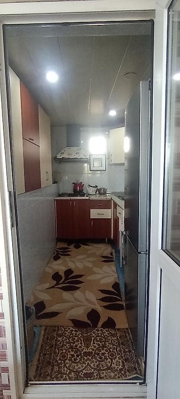 a frame ev: 3 otaqlı mənzil – mətbəx, qonaq otağı və yataq otağı, ayrıca sanitar — 2