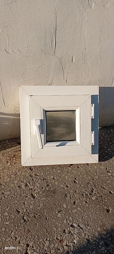 yeni il perde isiqlari: PVC materialdan kiçik ölçülü pəncərə hissəsi (açılan yarpaq). - Rəng — 1