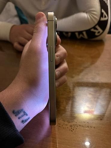 samsung not 3 ekran: IPhone 15 Pro, 128 GB, Gümüşü, Face ID — 5