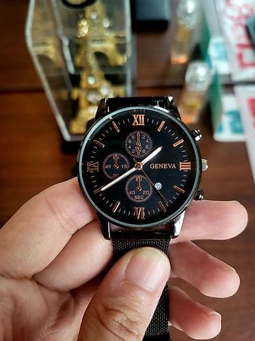 sovet saat: Daşla işleyen yeni rum reqemli elektron qara saat . Tarixi ve — 1