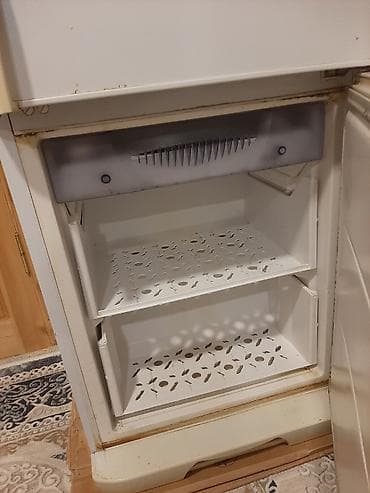 ipad satilir: İki qapılı məişət soyuducusu - Ağ korpus, üstdə soyuducu, altda — 3