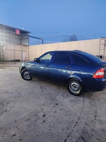 dizel opel astra: LADA Priora liftback, tünd mavi rəng. - Kuzov: 5 qapılı liftback — 3